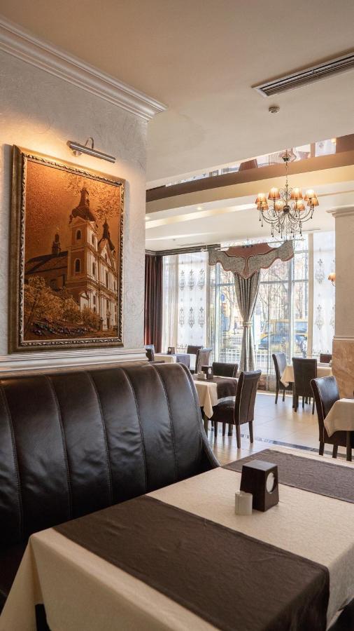Hotel Lviv Kültér fotó