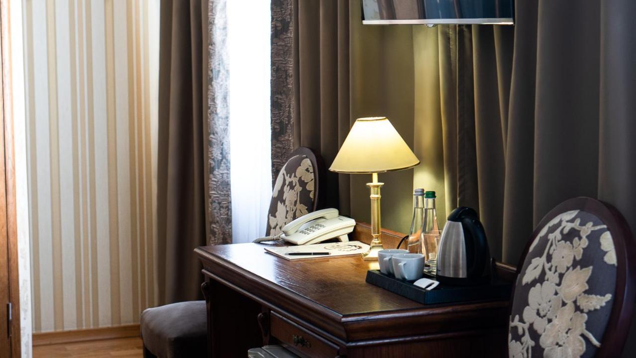 Hotel Lviv Kültér fotó