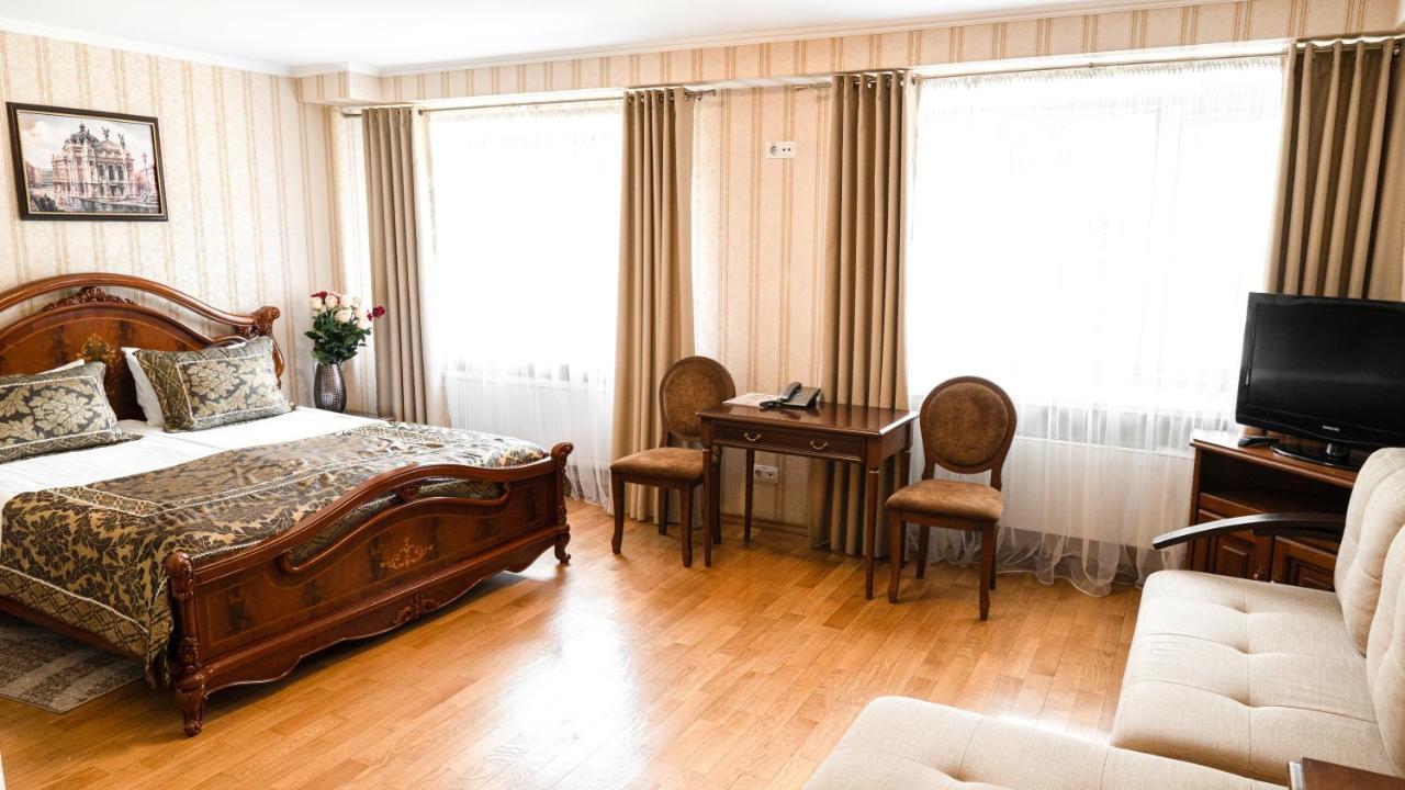 Hotel Lviv Kültér fotó