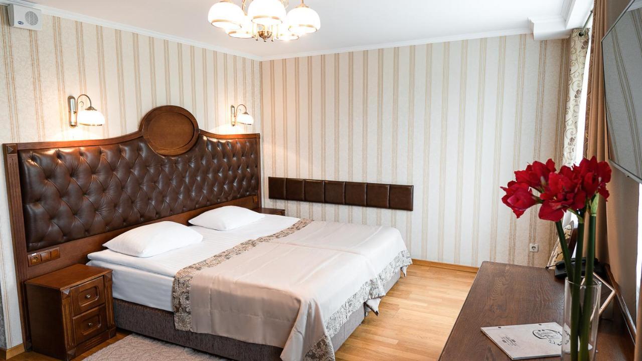 Hotel Lviv Kültér fotó
