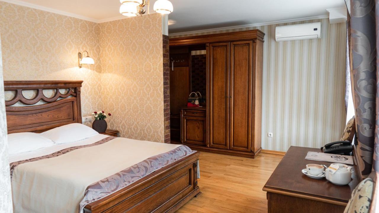Hotel Lviv Kültér fotó