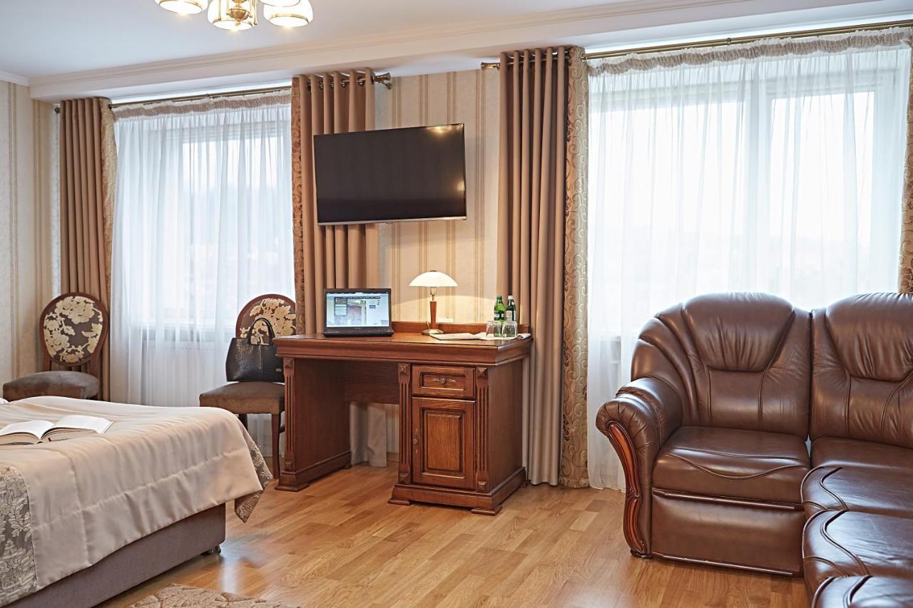 Hotel Lviv Kültér fotó