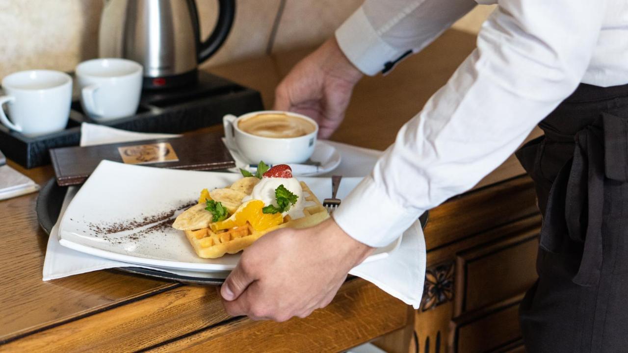Hotel Lviv Kültér fotó