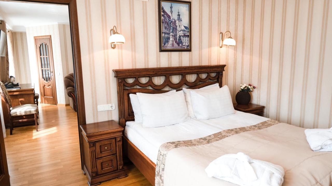 Hotel Lviv Kültér fotó