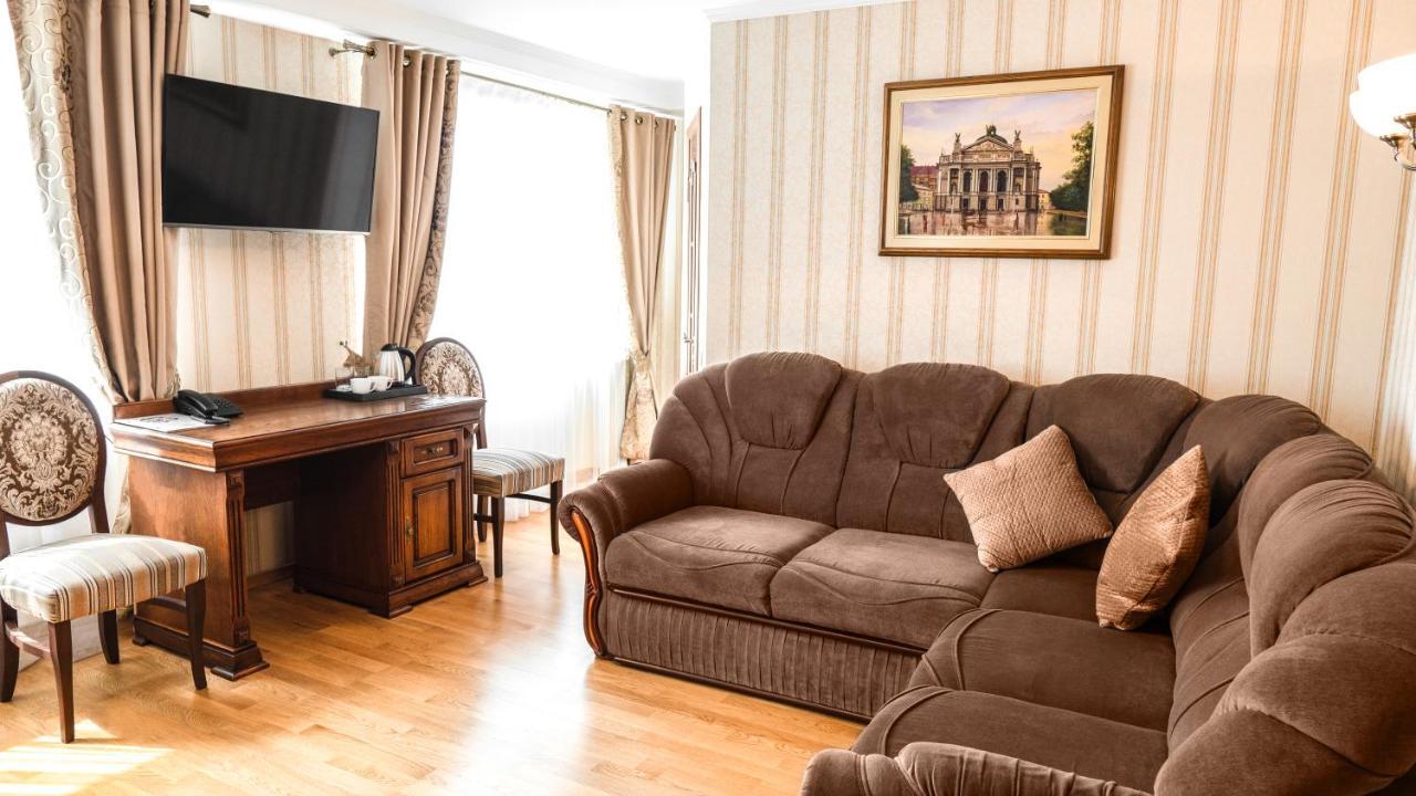 Hotel Lviv Kültér fotó