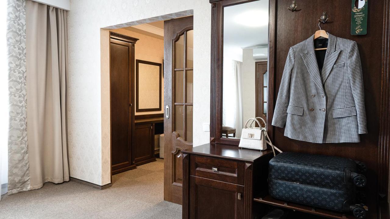 Hotel Lviv Kültér fotó