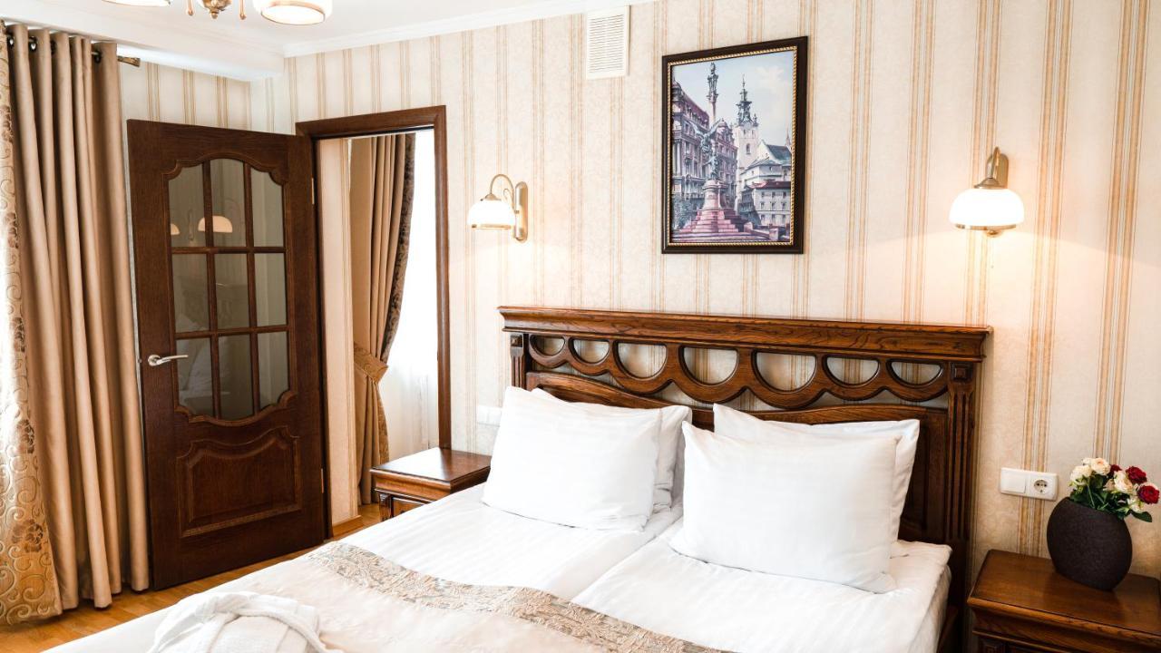 Hotel Lviv Kültér fotó