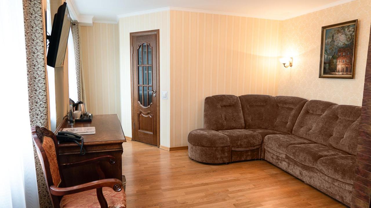 Hotel Lviv Kültér fotó