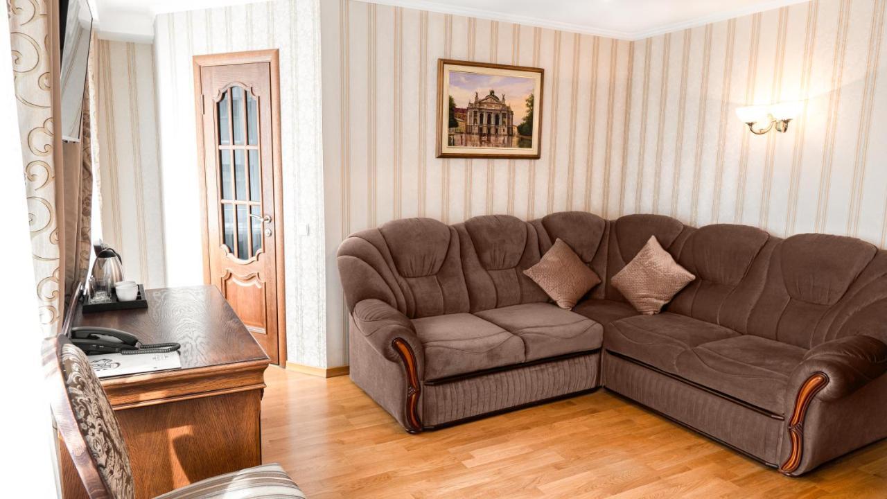 Hotel Lviv Kültér fotó