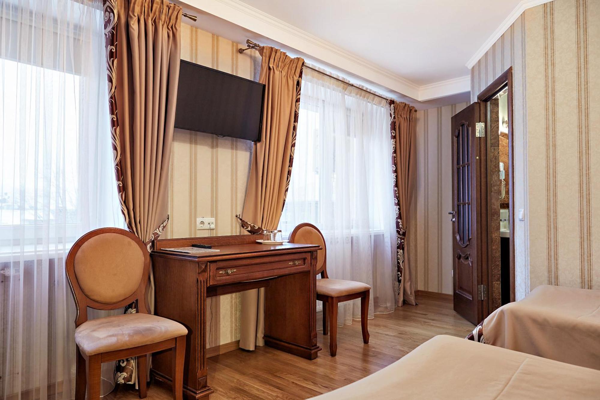 Hotel Lviv Kültér fotó