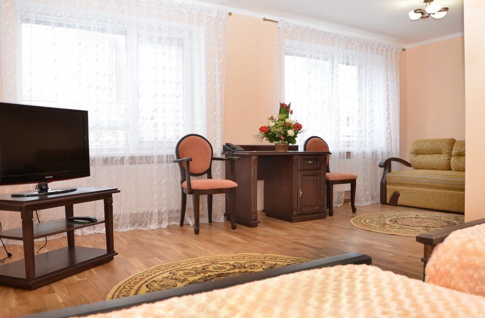 Hotel Lviv Kültér fotó